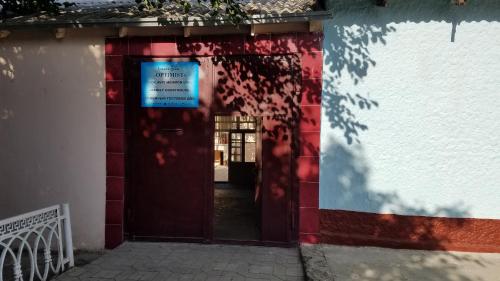 Gambar di galeri bagi OPTIMIST di Samarkand