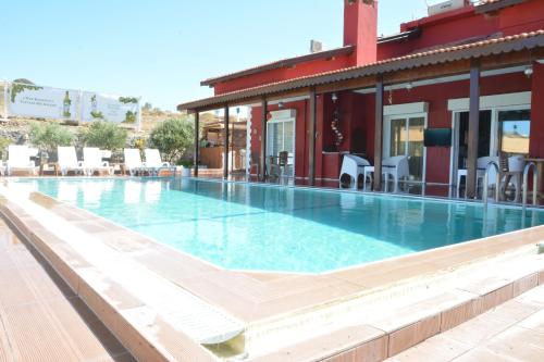 Piscina a Ciftlik Hotel o a prop