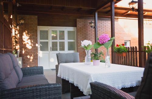 Posezení v ubytování Antalóczy Winery&Apartments