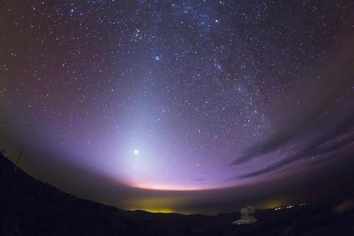 a starry night with the milky way at Lo Cel De Tolo in Toló