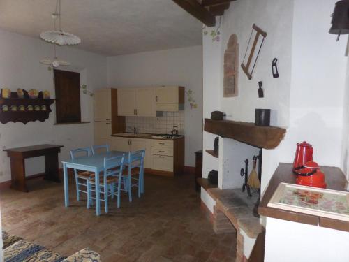 Η κουζίνα ή μικρή κουζίνα στο Agriturismo Le Tre Pietre - Podere nel Chianti