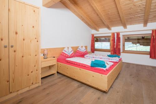 Cama o camas de una habitación en Bauernhaus Roßmoos