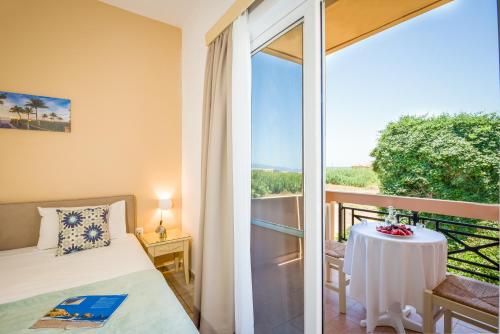 Ένα ή περισσότερα κρεβάτια σε δωμάτιο στο Solon Apartment