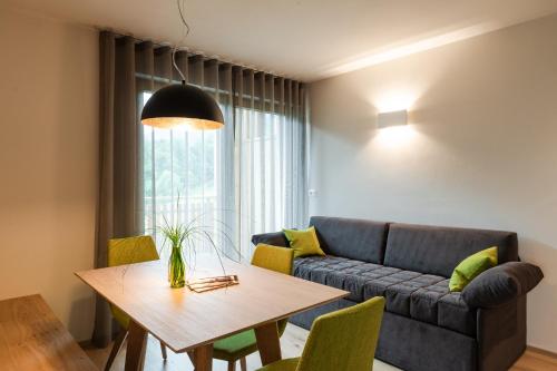 Ruang duduk di Aparthotel Abiná Lana Höhe
