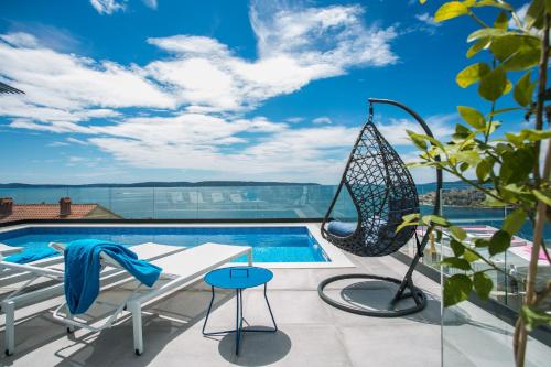 Holiday home Olive Exclusive - 8 people, heated pool, Okrug Gornji, sea view