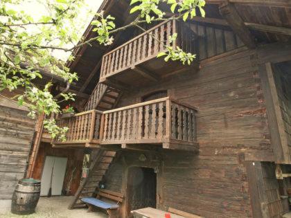 Un balcón o terraza de Gästehäuser Anni Ehrndorfer