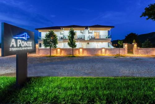 Gallery image of A Ponte Studios & Apartments in Sikia