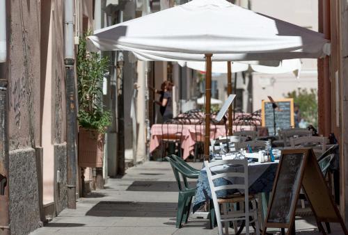 Restaurant ou autre lieu de restauration dans l'établissement eulalia32