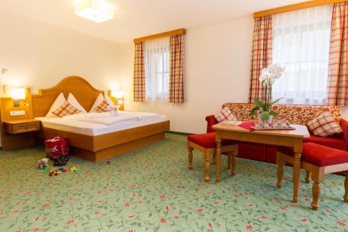 Gallery image of Familienhotel Oberkarteis in Hüttschlag