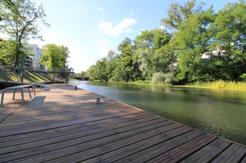 Gallery image of Angel Dreams by the River Walońska 19&15 in Wrocław