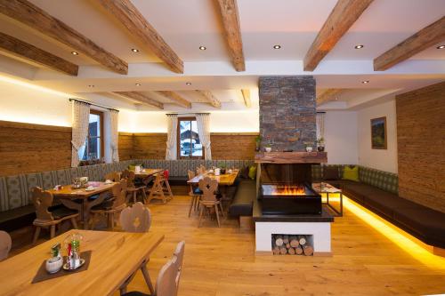 Gallery image of Familienhotel Oberkarteis in Hüttschlag