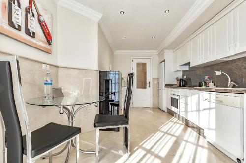 Apartment with large terrace in Terrazas del Duque