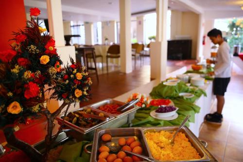Comida en o cerca de este hotel
