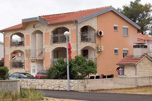 Budova, v ktorej sa apartmán nachádza