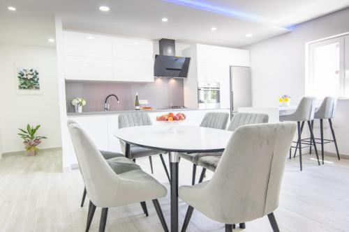 Gallery image of Apartmani Zora in Makarska