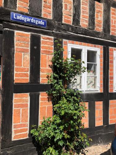 Το κτήριο όπου στεγάζεται  η παραθεριστική κατοικία