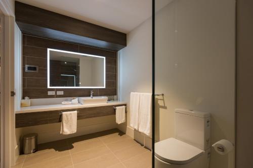 Porter's Plainland Hotelにあるバスルーム