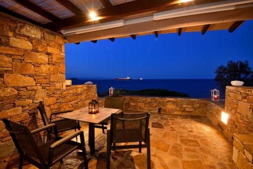 Foto Lalari Beach Suites 2