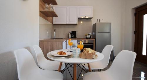 Dapur atau dapur kecil di APARTMANI 4 PALME
