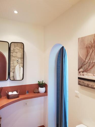 Φωτογραφία από το άλμπουμ του Les Néfliers chambre d'hôtes σε Céreste