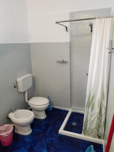 Ein Badezimmer in der Unterkunft Berti Apartment