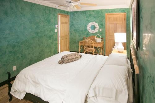 Gallery image of La Maison Bleue du Lac Wallace in Coaticook
