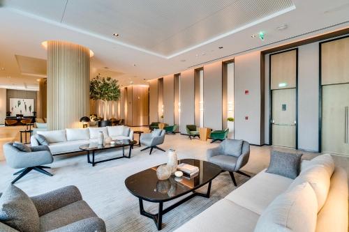Svetainės erdvė apgyvendinimo įstaigoje Vida Emirates Hills Residences