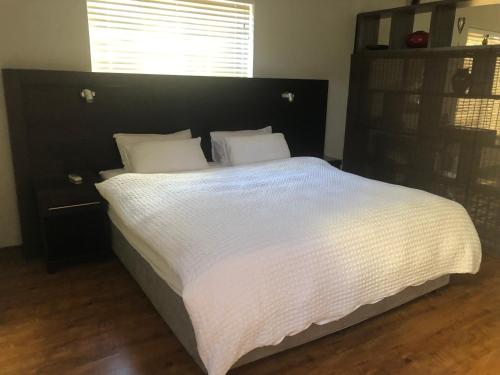 Apartment on Constance Roadにあるベッド
