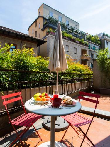 Stellar 70 Style Studio with Terrace-Heart of Milan