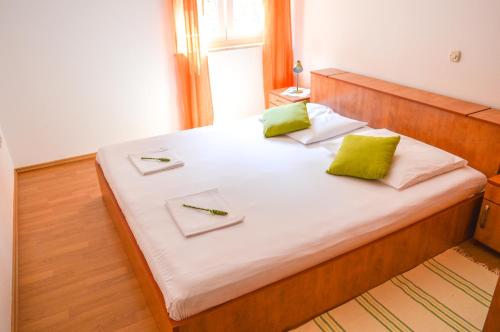 Katil atau katil-katil dalam bilik di Apartment and Room Borka i Marko