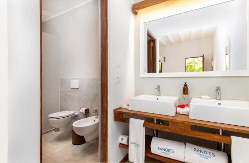 Bathroom sa Sandies Baobab Beach Zanzibar