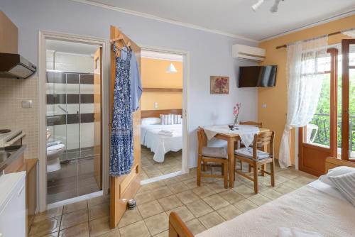 Gallery image of Oasis Apartments in Tolo
