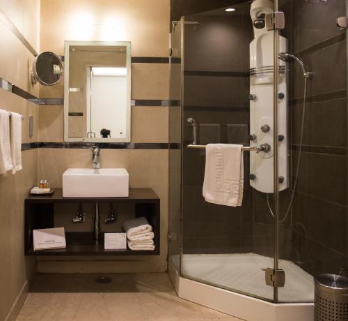 Vonios kambarys apgyvendinimo įstaigoje Diplomat, Chanakyapuri New Delhi- A Boutique Hotel
