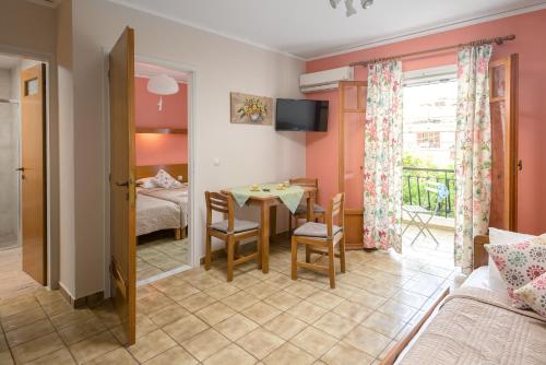 Gallery image of Oasis Apartments in Tolo