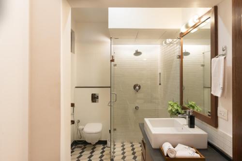 Ванная комната в StayVista at Villa Kinara The Luxury Collection