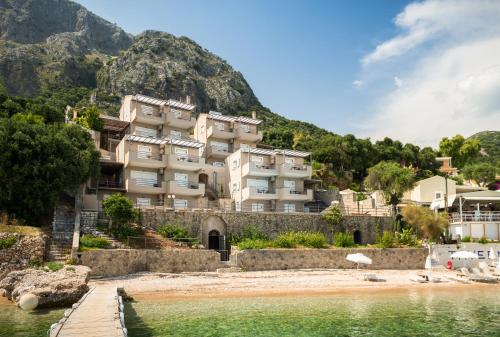 Glyfa Beach Villas