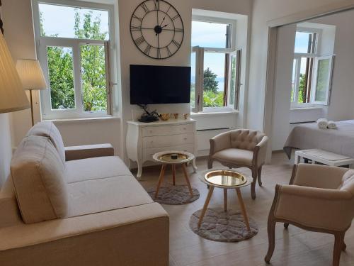 Apartment Alex - Sea View by Irundo
