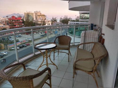 Uma varanda ou terraço em Apartamento Pontal Beach.