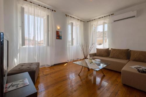 Yasmin House by CorfuEscapes