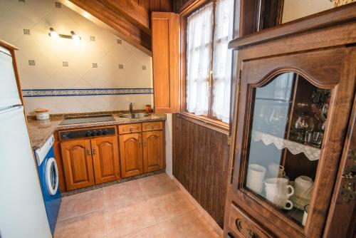 Dapur atau dapur kecil di Apartamentos Rurales el Ferreirón