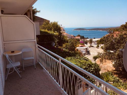 En balkon eller terrasse på Apartments Lucic