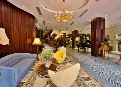 Posezení v ubytování Dong Duong Hotel & Suites - City Central - Afternoon Tea Inclusive