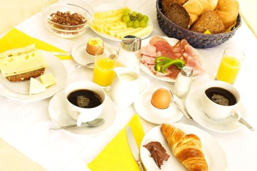 Doppelzimmer mit Balkon drei Personen Pension Regia