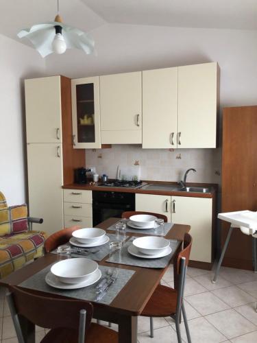 A kitchen or kitchenette at Ester