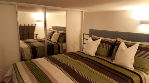 Postel nebo postele na pokoji v ubytování Studio Apartment Vanna - 1st row to the sea