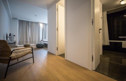 Letto o letti in una camera di Nena Apartments Metropolpark Berlin - Mitte -Adult Only