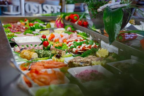 Makanan di atau berdekatan hotel
