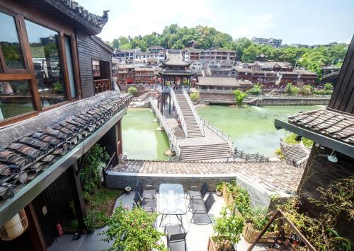 Fenghuang Slowly Time Innにある庭