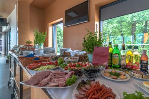 Jídlo v aparthotelu nebo okolí