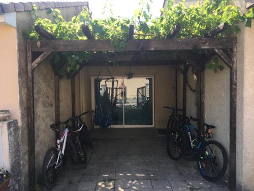 Jízda na kole v ubytování Maison avec jardin Crest nebo okolí